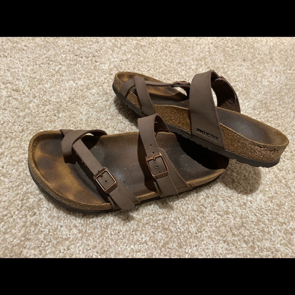 Mayari Birkenstocks in mocha size 8